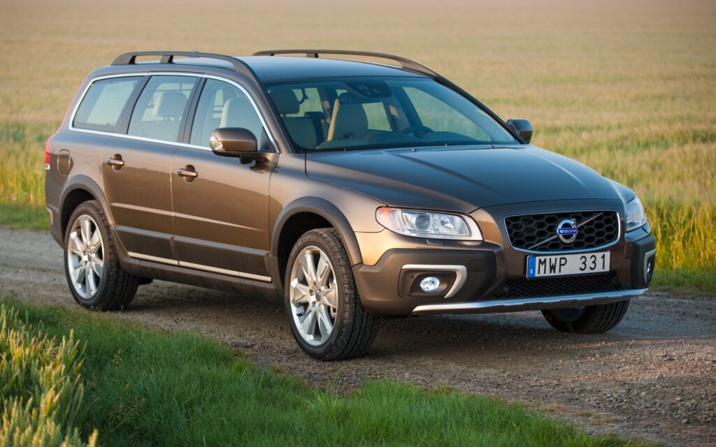 Volvo XC70: A Reliable and Versatile Car for All Seasons