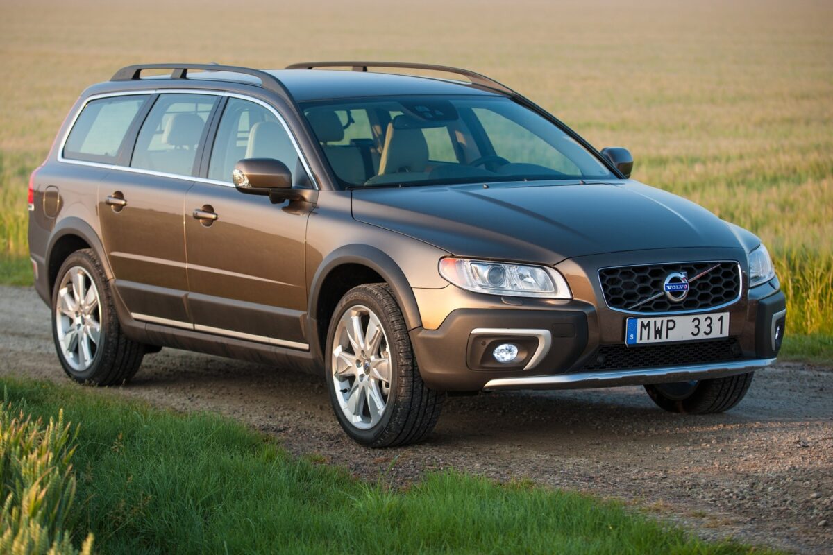 Volvo XC70: A Reliable and Versatile Car for All Seasons
